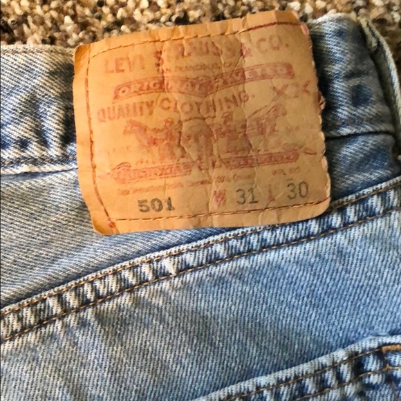 Levi Shorts - Picture 6 of 6